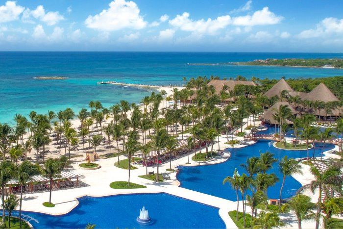 Barcelo Maya Colonial main exterior